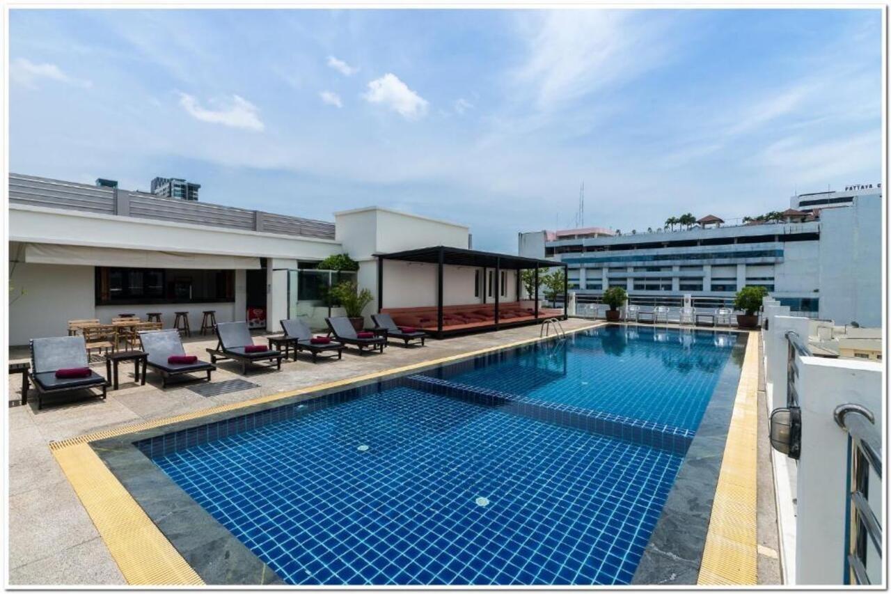 Sea Me Spring Hotel Pattaya Exterior foto