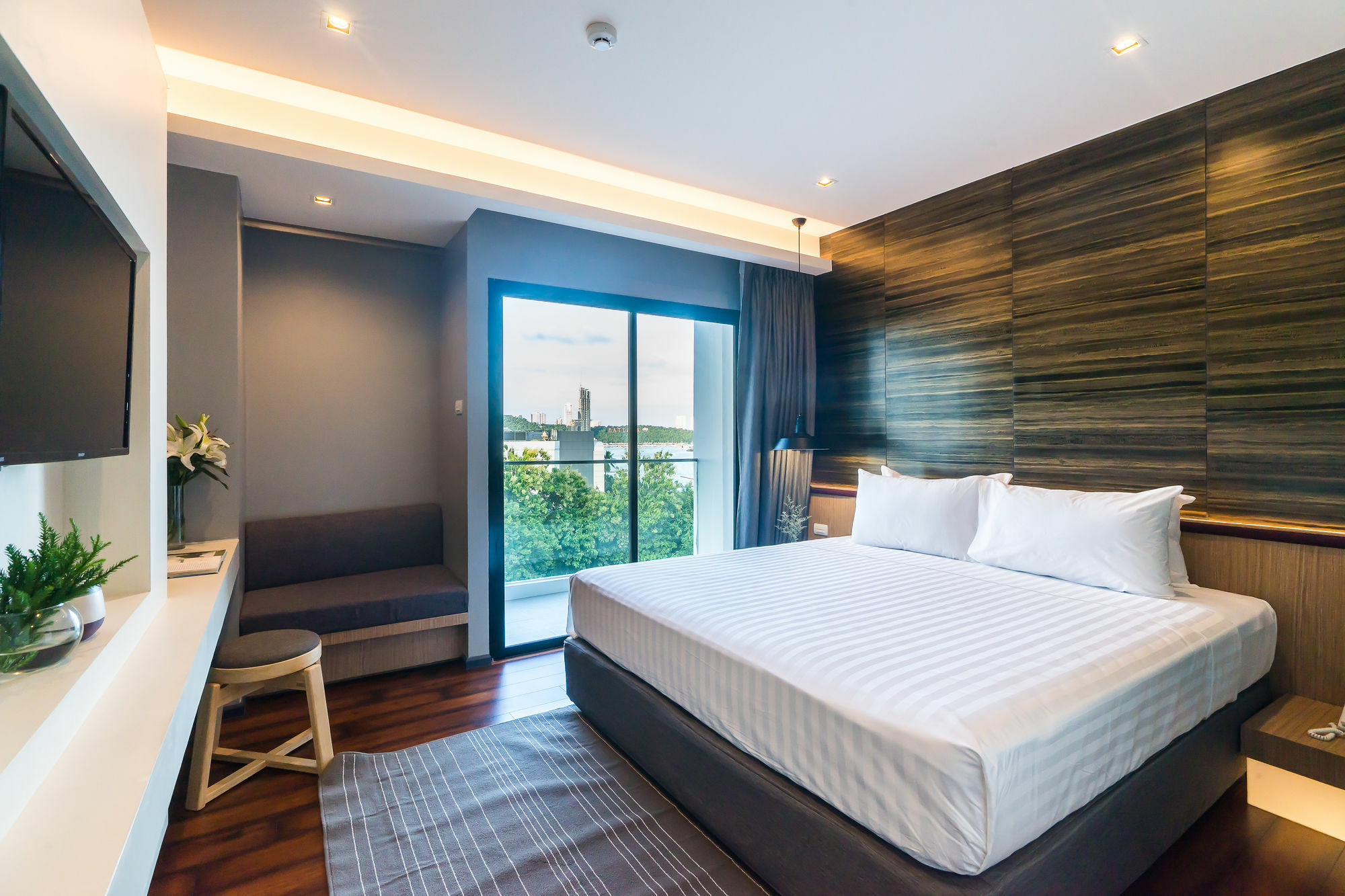 Sea Me Spring Hotel Pattaya Exterior foto